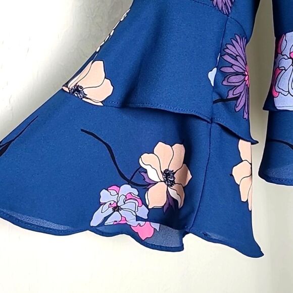 a.n.a Turquoise Blouse with Pink & Beige Flowers, Size Medium - Picture 5 of 10